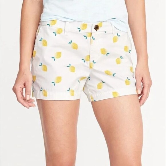 Old Navy Pants - Old Navy Shorts Women 2 White Yellow Lemons Everyday Preppy Twee Vacation Bright